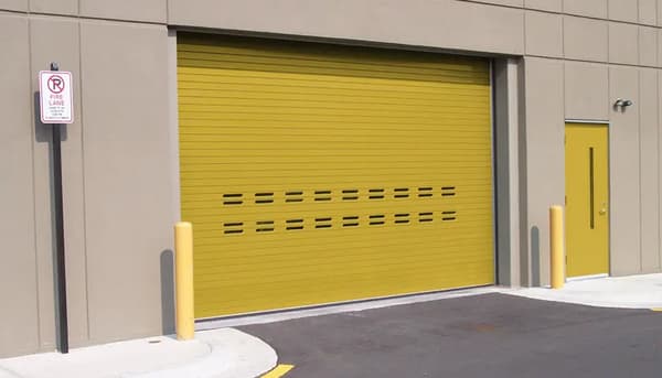 UV-stable powder coat finishing in any RAL color applied to commercial aluminum doors and frames